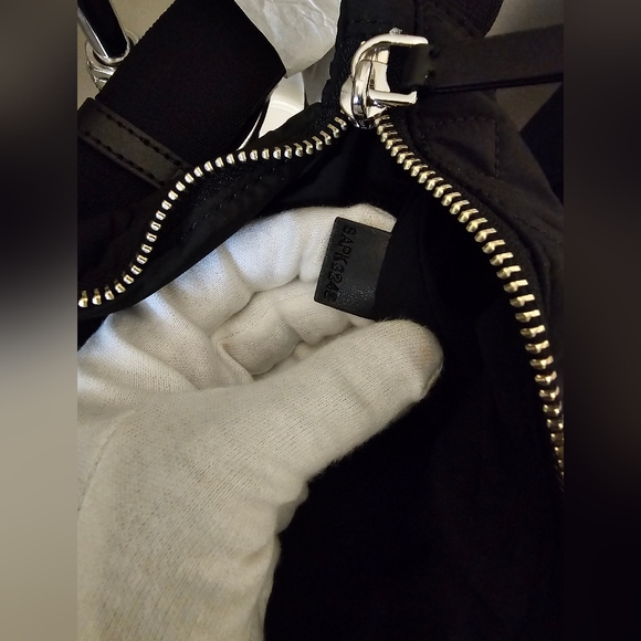 Marc Jacobs Black Belt Bag - Picture 5 of 7